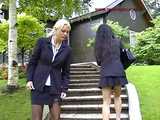  016081 Eve Pees On The Park Steps 6