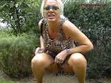 025003 Genevieve Takes A Desperate Pee In The Park 9