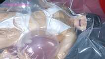 Xiaoyu Endures Vacuum Bag with Balloons 12