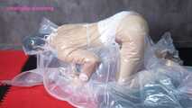 Xiaoyu Endures Vacuum Bag with Balloons 5