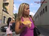 016133 Eve Takes A Daring Emergency Pee In The Supermarket Drain 4