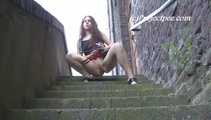 062002 Melina Takes Long Pee Down A Flight Of Steps 9