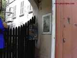 016085 Eve Takes An Urgent Pee In The Montmartre Museum Entrance 7