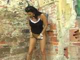 016143 Eve Has To Avoid An Audience To Pee By The Gateway 9
