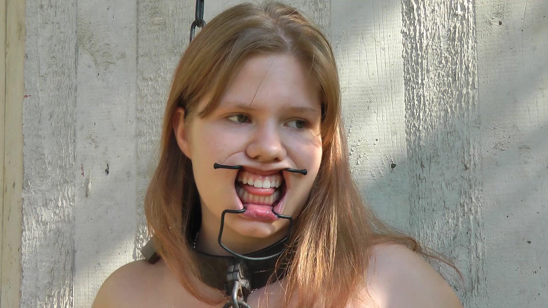 Bella - Strip And Blow