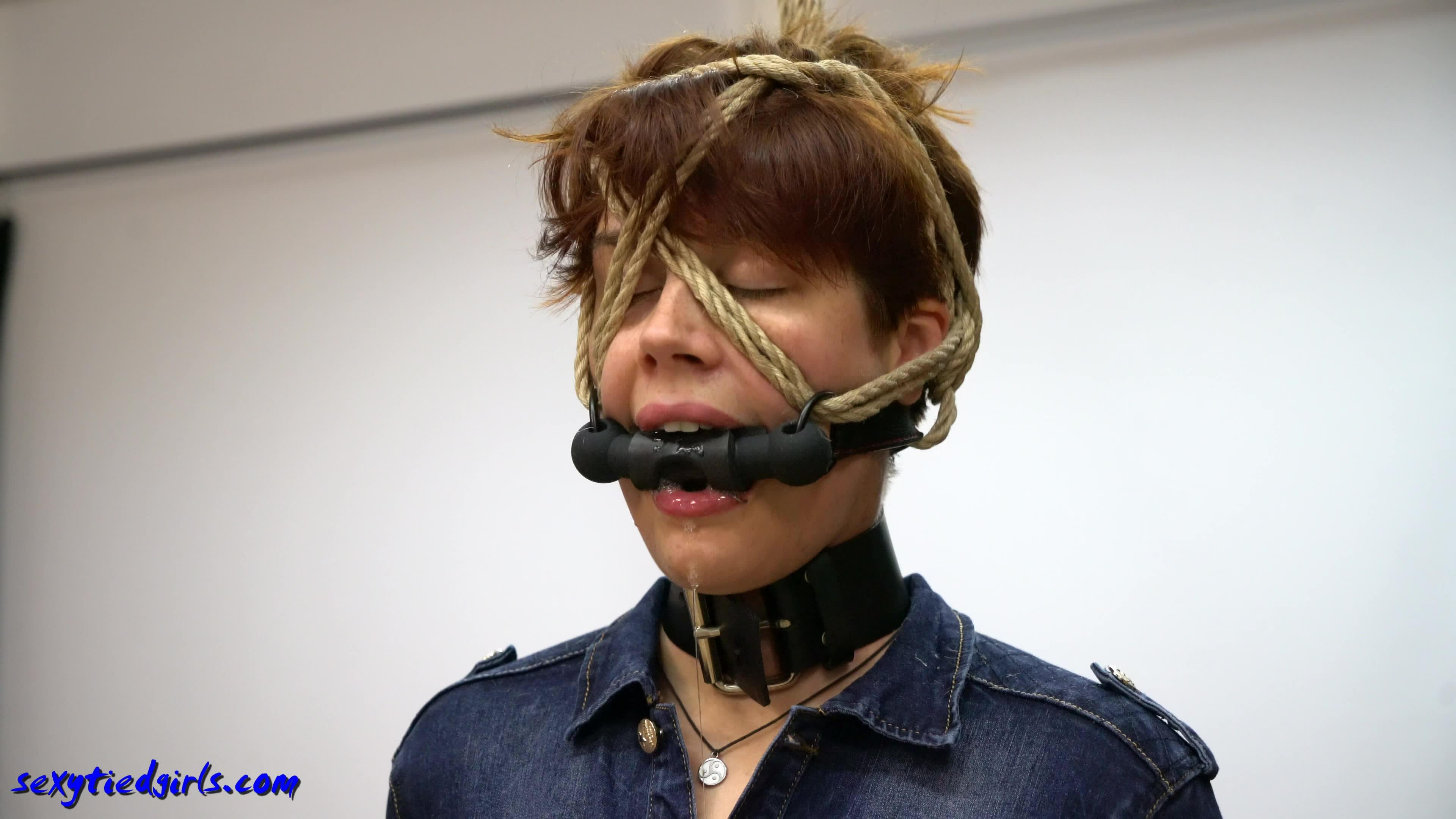 Clipspool | Tongue Holder Gag (4k)