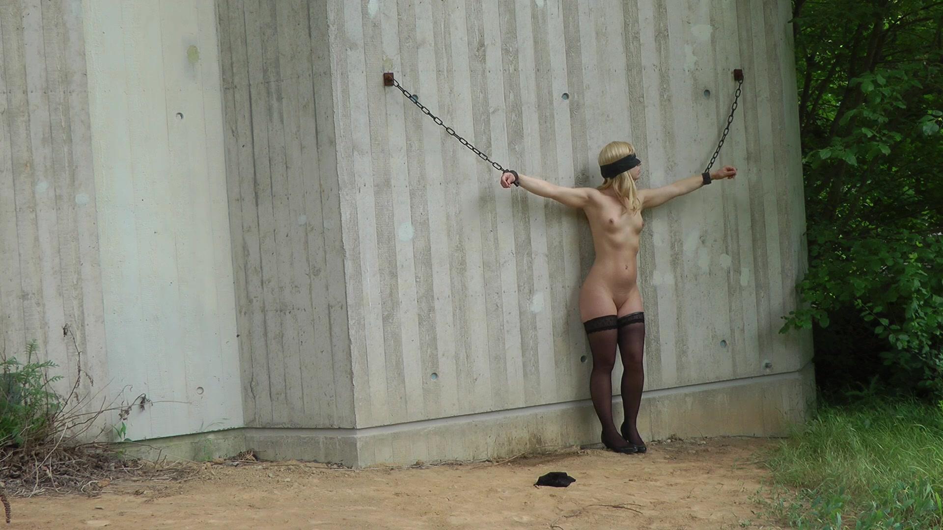 Sophie - Pee Standing Up