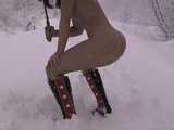026009 Yvette Takes A Naked Pee In The Snow 4